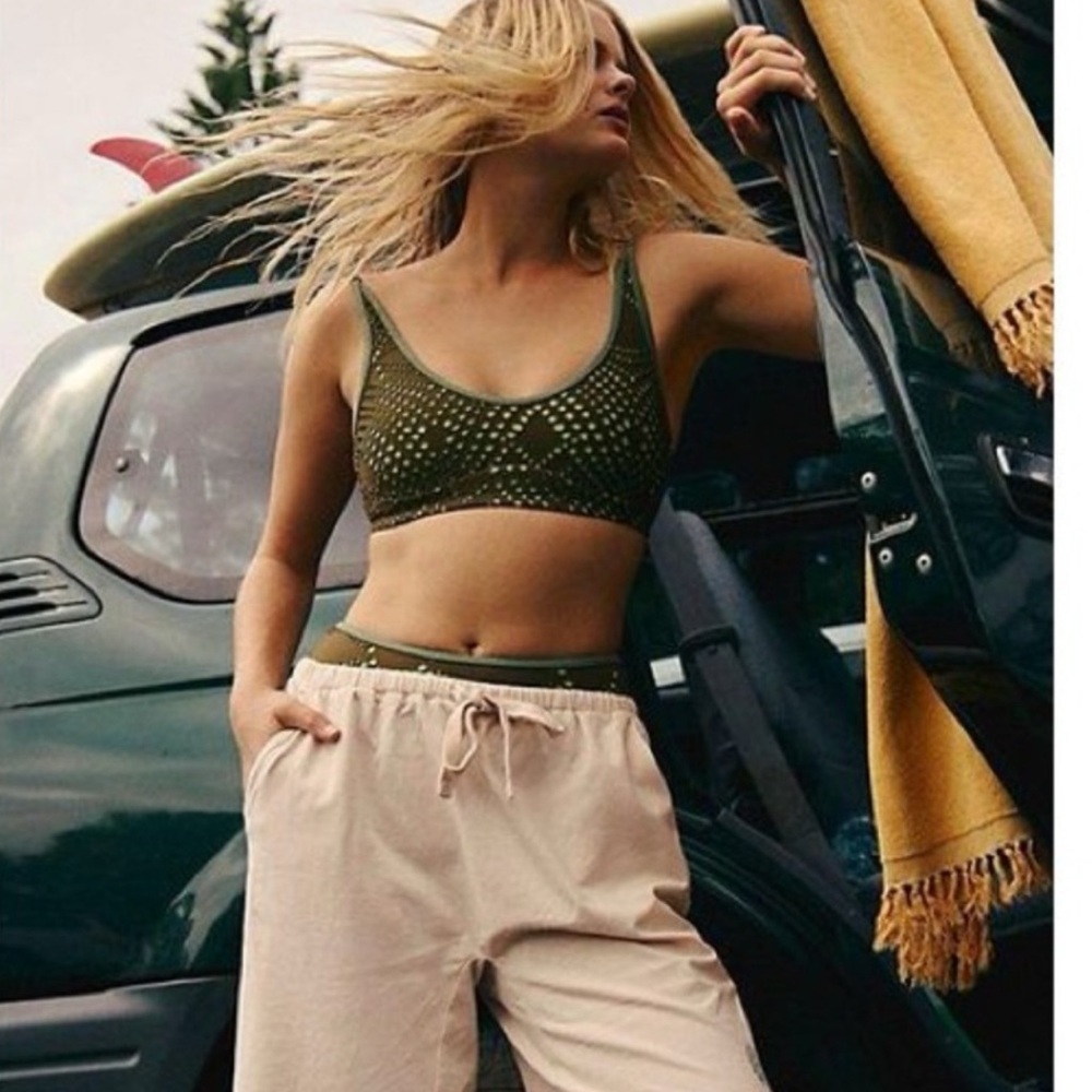 FREE PEOPLE Hot Shot Easy set in the color of Cashmere Sz L NWT $98 - Picture 3 of 4